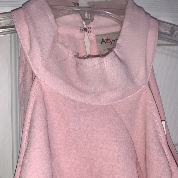 ❌DONATED❌Soft Pink Mock Neck Ruffled Frayed Edging Sleeveless Top - Picture 8 of 15